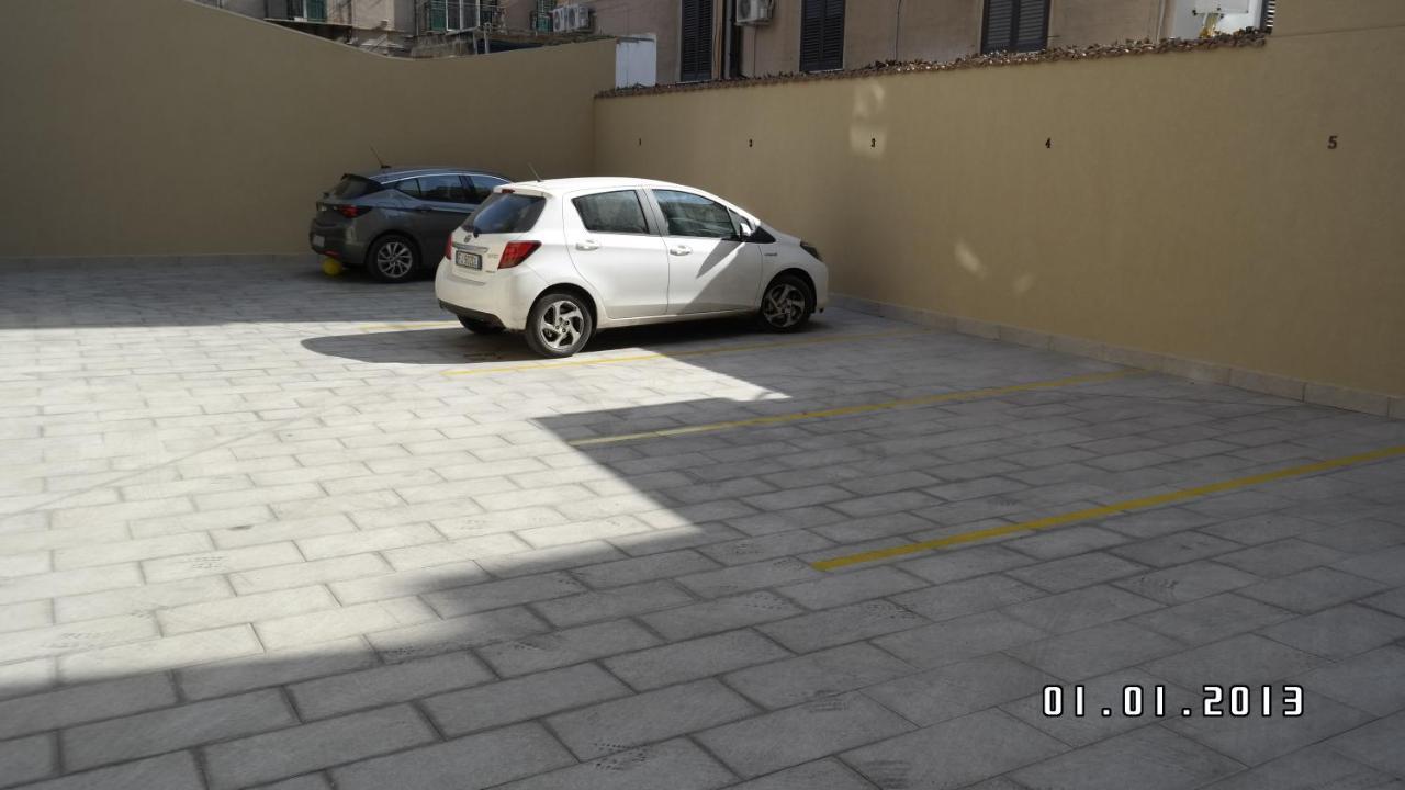 Balsamotto - Appartamento E Parcheggio Palerme Extérieur photo